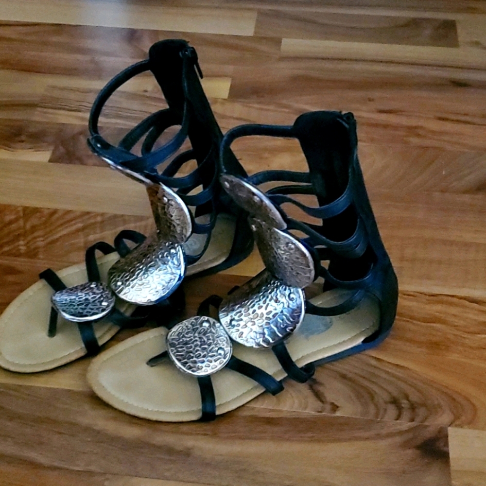 Size L, 8/9, Egyptian Style Zipper Up Sandals